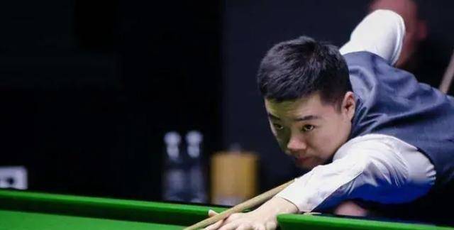 布云朝克特 布云朝克特